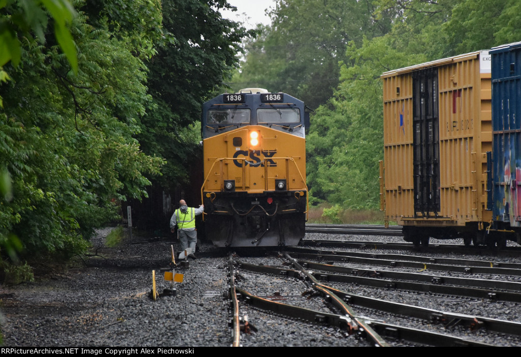 CSX 1836